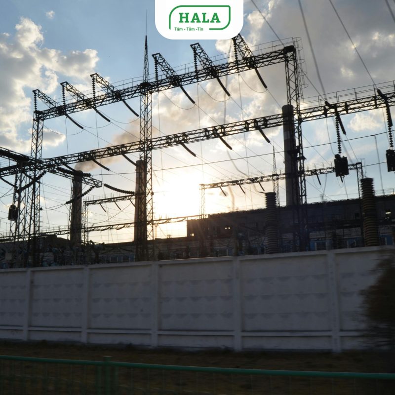 HALA Việt Nam chuyên thi công đường dây điện và trạm biến áp 35kV cho nhà máy, khu công nghiệp, dự án hạ tầng trên toàn quốc. Giải pháp kỹ thuật an toàn, đúng tiêu chuẩn, tối ưu vận hành.