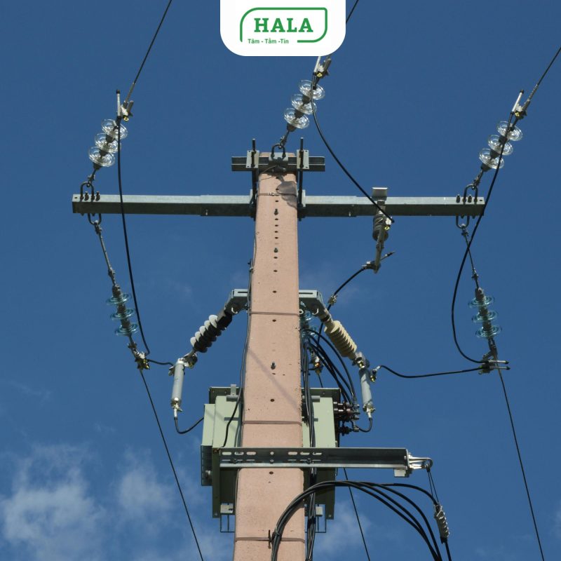 HALA Việt Nam chuyên thi công đường dây điện và trạm biến áp 35kV cho nhà máy, khu công nghiệp, dự án hạ tầng trên toàn quốc. Giải pháp kỹ thuật an toàn, đúng tiêu chuẩn, tối ưu vận hành.